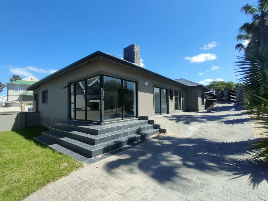 3 Bedroom Property for Sale in Marina Martinique Eastern Cape